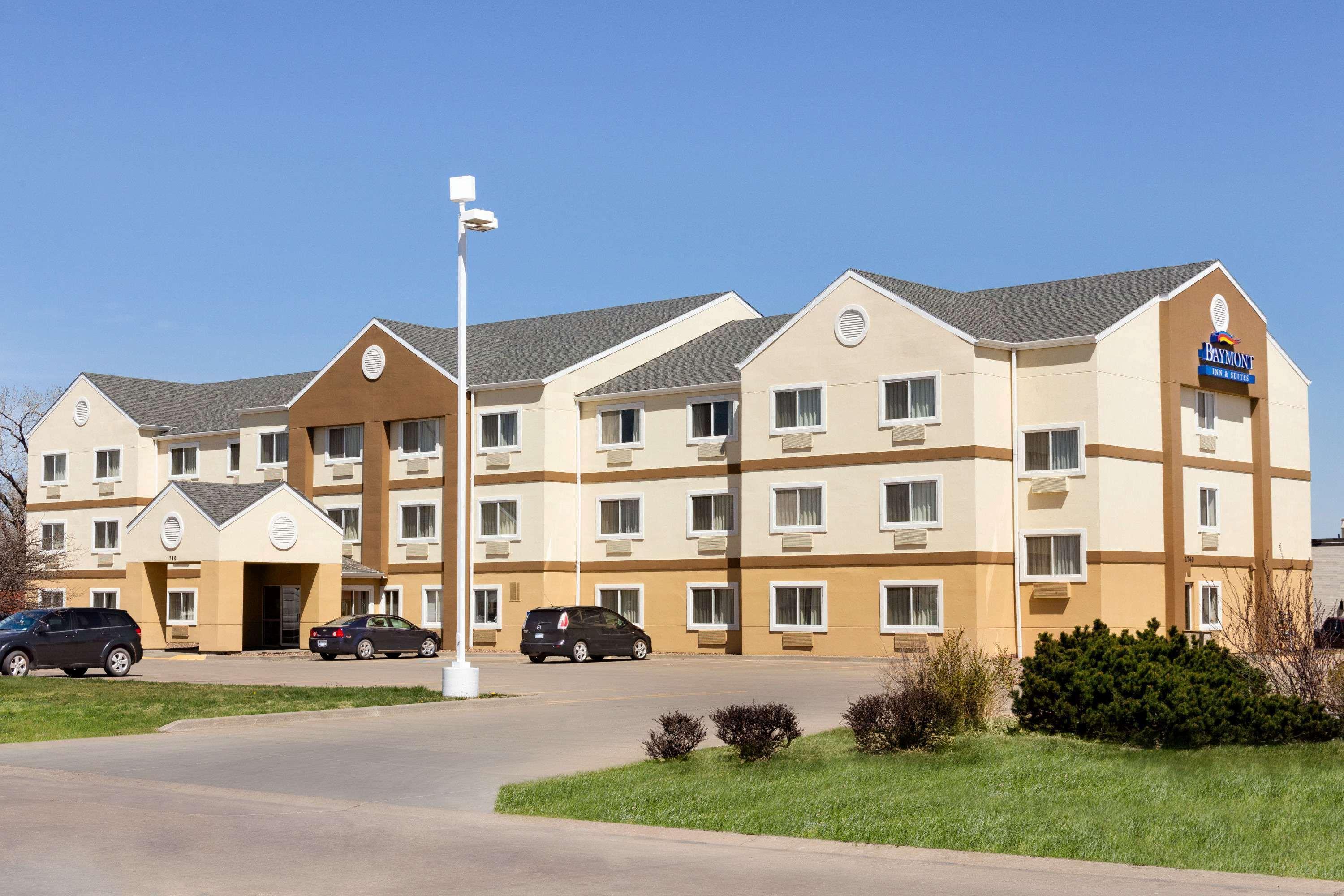 Hotel Baymont By Wyndham Salina Exterior foto